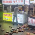 Angry man buys noodles then destroys them after vendor ‘insults’ him in China. (Image courtesy: Twitter)